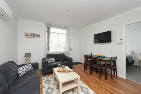 125 Milton - Melbourne Tourism 4