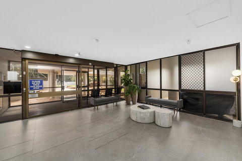 Pacific Towers Beach Resort - Melbourne Tourism 9