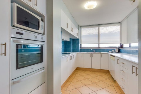 Pacific Towers Beach Resort - Melbourne Tourism 39