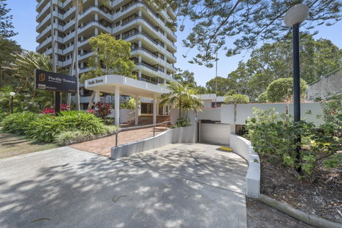 Pacific Towers Beach Resort - Melbourne Tourism 0