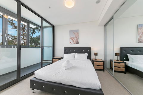 Stylish And Neat Two Bed Apartment In Wentworth Point - Melbourne Tourism 7