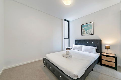 Stylish And Neat Two Bed Apartment In Wentworth Point - Melbourne Tourism 6