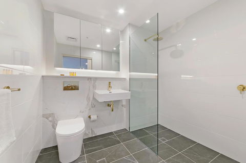 Stylish And Neat Two Bed Apartment In Wentworth Point - Melbourne Tourism 9