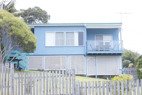 Clareview, 8 Korogora Street - Melbourne Tourism 4