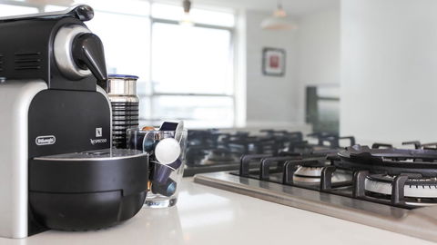 Gadigal Groove - Modern And Bright 3BR Executive Apartment In Zetland With Views - Melbourne Tourism 4