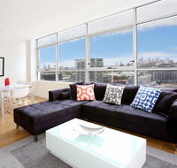 Gadigal Groove - Modern and Bright 3BR Executive Apartment in Zetland with Views - Melbourne Tourism