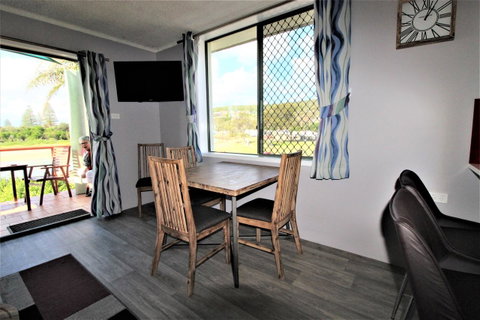 Beachfront 3, 25 Willow Street - Melbourne Tourism 3