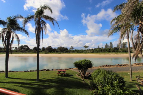 Beachfront 3, 25 Willow Street - Melbourne Tourism 7