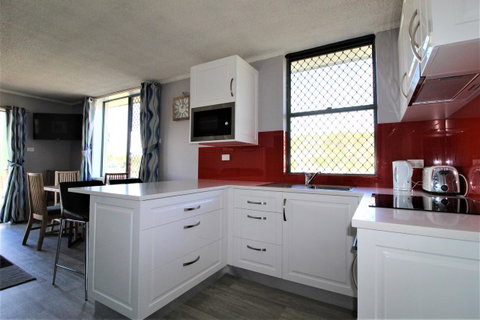 Beachfront 3, 25 Willow Street - Melbourne Tourism 6