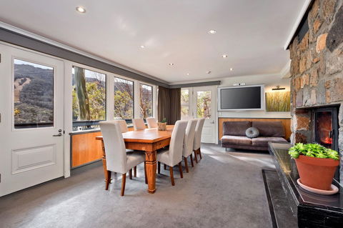 Pure Chalet Thredbo - Melbourne Tourism 16