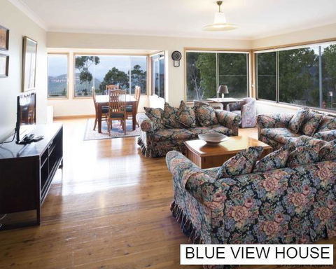 Villa Blue - Melbourne Tourism 1