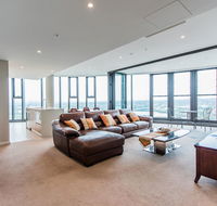 180 water view three bedroom wooden furniture - Melbourne Tourism