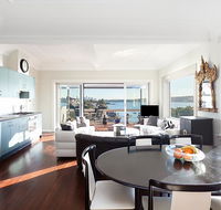 Art Deco Apartment With Breathtaking Water Views - Melbourne Tourism
