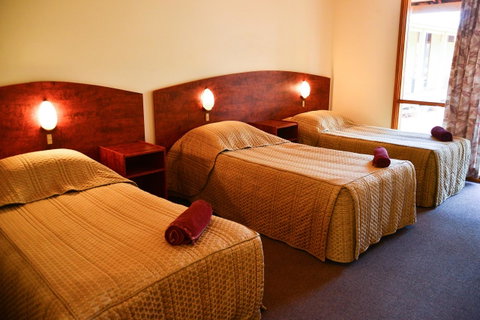 Erldunda Desert Oaks Resort - Melbourne Tourism 23