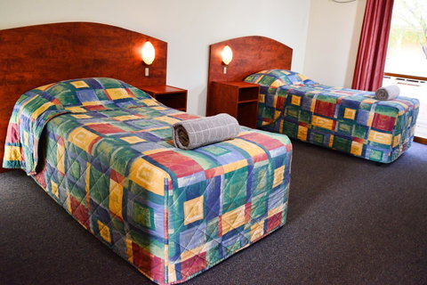 Erldunda Desert Oaks Resort - Melbourne Tourism 35