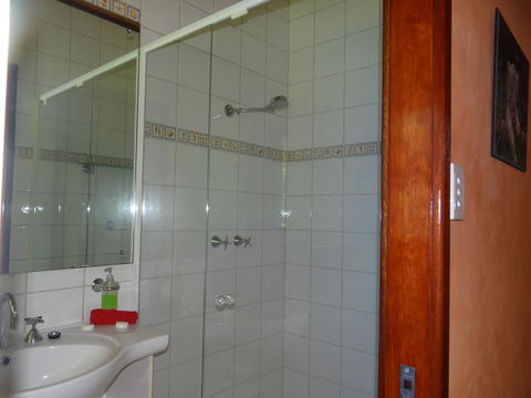 DARWIN'S SHADY ACRES RETREAT - Melbourne Tourism 40