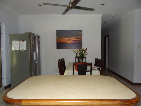 DARWIN'S SHADY ACRES RETREAT - Melbourne Tourism 24