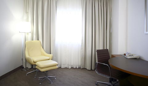 Novotel Canberra - Melbourne Tourism 16