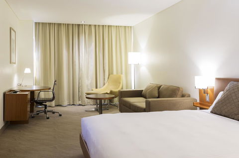Novotel Canberra - Melbourne Tourism 33