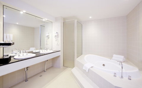 Crowne Plaza Canberra, An IHG Hotel - Melbourne Tourism 20