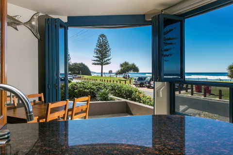 Lennox Holiday Apartments - Melbourne Tourism 1