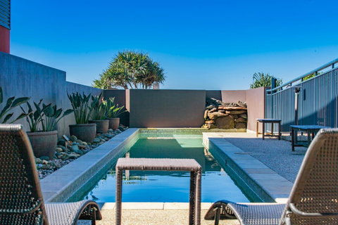 Lennox Holiday Apartments - Melbourne Tourism 3