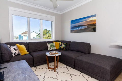 BONDI BREEZE-hosted By:L'Abode Accommodation - Melbourne Tourism 1