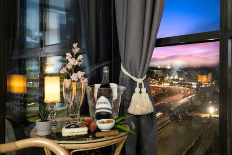 Braddon Penthouse, Top Location, Netflix, WiFi, Views - Melbourne Tourism 2