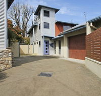 Breakaway Bright - Superb Townhouse - Melbourne Tourism