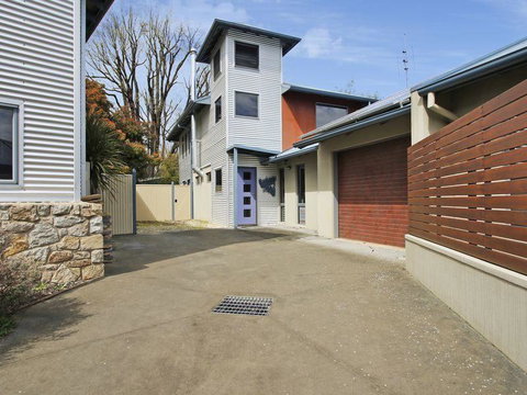 Breakaway Bright - Superb Townhouse - Melbourne Tourism 0