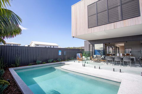 BREEZE At SALT - Melbourne Tourism 0