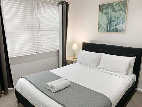 Bright 3-bedroom Apartment - Central Armidale - Melbourne Tourism 3