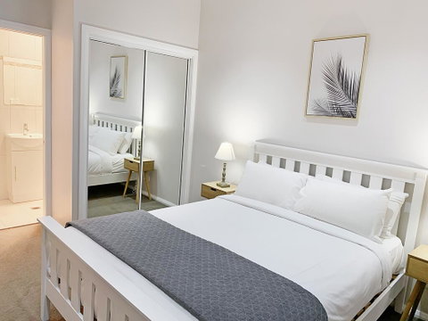 Bright 3-bedroom Apartment - Central Armidale - Melbourne Tourism 1