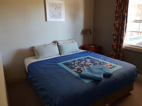 Bunbury's Most Convenient Location - Unit 2 - Melbourne Tourism 3