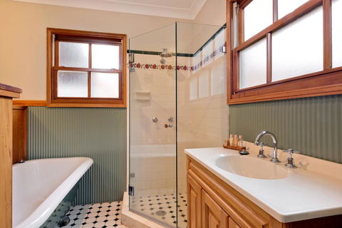 Bunyip Cottage - Melbourne Tourism 1