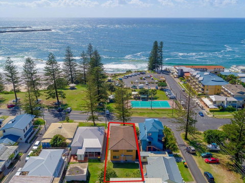 Burleigh House Opposite Main Beach - Views Sea Pool Linen And Free WiFi - Melbourne Tourism 0