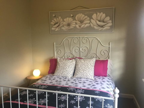 Bush Retreat Farm Stay - Melbourne Tourism 3