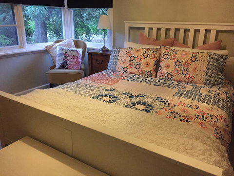 Bush Retreat Farm Stay - Melbourne Tourism 0