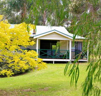 Bushy Lake Chalets - Melbourne Tourism