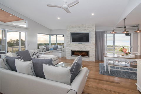 Busselton Beach House - Melbourne Tourism 1
