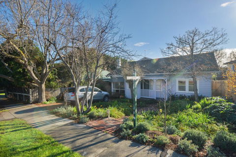 By The Seaside - Melbourne Tourism 3