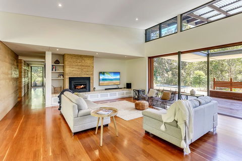 Calanthe Acreage - Doonan - Melbourne Tourism 1