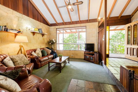 Camellia Cottage - Melbourne Tourism 1