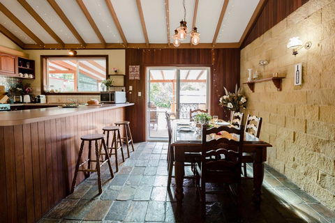 Camellia Cottage - Melbourne Tourism 2