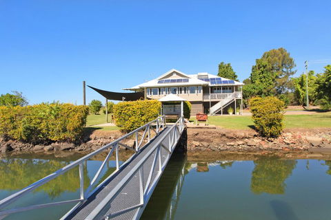 Campbell 7 - Large Queenslander On Maroochy River - Melbourne Tourism 0