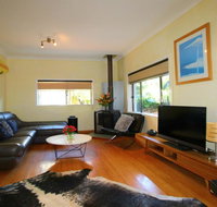 Cape Cod Beach House 25 Skyline Crescent - Melbourne Tourism