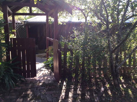 Capers Guesthouse, Barn And Cottage - Melbourne Tourism 1
