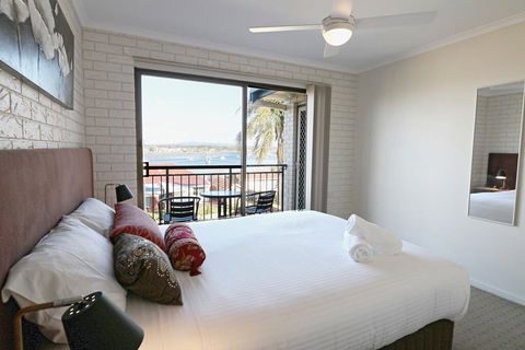 Capri Apartments - Melbourne Tourism 1