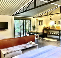 Capri Beach - Couples Retreat - Melbourne Tourism