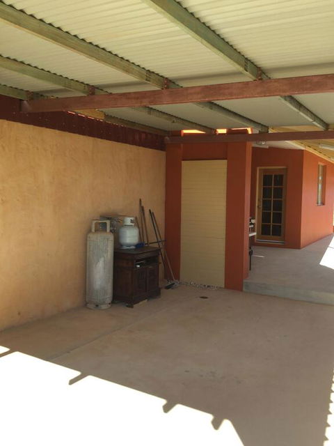 Caretakers Cottage Budget Accommodation - Melbourne Tourism 2